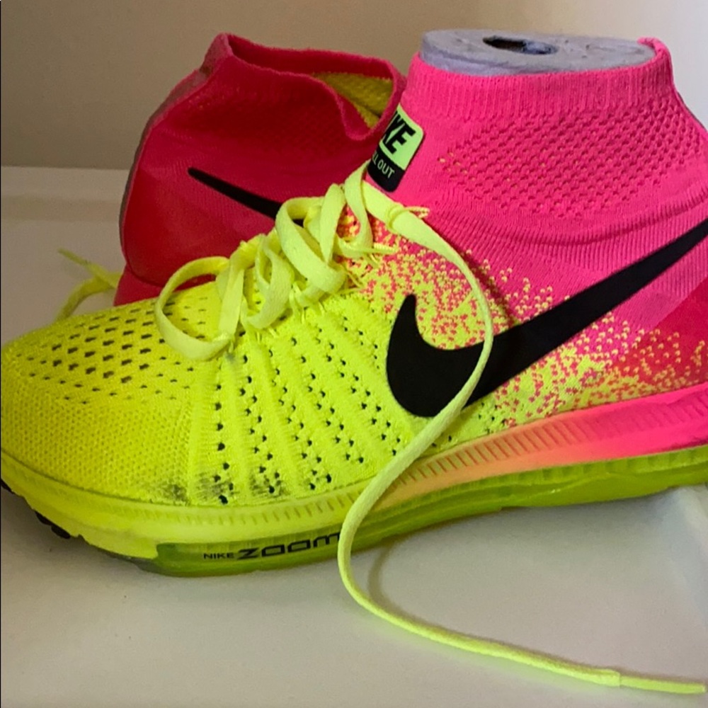 Nike - Picture 4 of 6